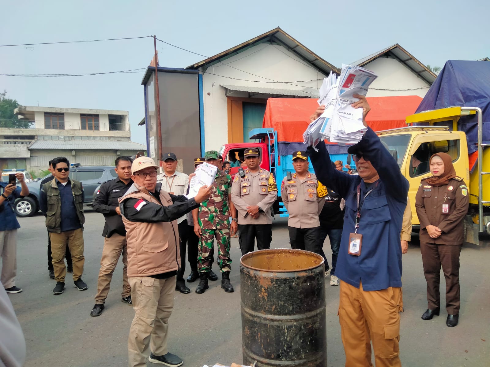 Distribusi Logistik Pilkada Lombok Barat Dimulai, Semua Persiapan Siap Menghadapi 2024