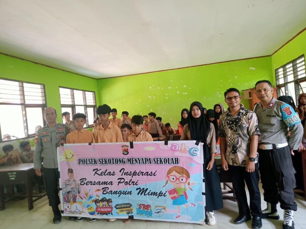 Siswa di Sekotong Dibekali Edukasi Tertib Lalu Lintas & Bahaya Pernikahan Dini