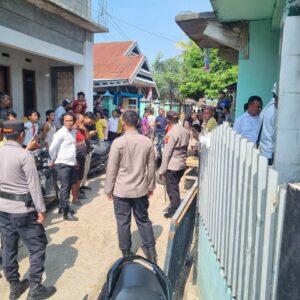 Penggerebekan Pengedar Sabu di “Kampung Bebas dari Narkoba” Berujung Ketegangan dengan Warga