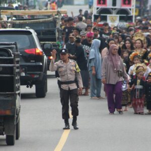 Bhabinkamtibmas Desa Tarusa Polsek Buer Lakukan Pengamanan Acara Nyongkolan di Desa Jorok