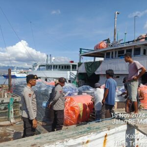 Polsek Kawasan Pelabuhan Laut Bima Laksanakan Patroli Rutin di Dermaga Pelabuhan