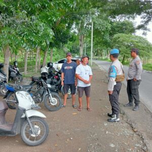 Patroli Polsek Gerung: Menjaga Keamanan Wisata Lombok Barat!