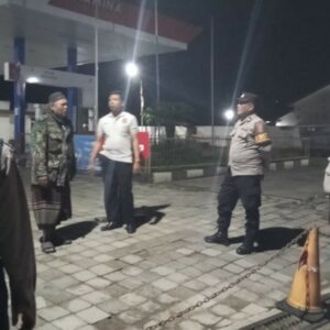 Patroli Rutin Polsek Sekotong Jaga Keamanan SPBU dan Obyek Vital