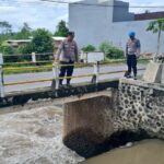 Polisi Siaga Banjir: Patroli Intensif Pantau Debit Air Kali di Kediri