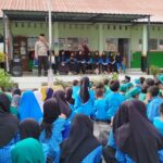 Bhabinkamtibmas Desa Rhee Isi Kegiatan IMTAQ di SDN Rhee Beru