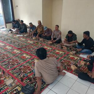 Kapolsek Maluk Ajak Forkopimcam dan Tokoh Masyarakat Tetap Jaga Kamtibmas Jelang Nataru