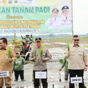 Gugus Tugas Ketahanan Pangan Polri Tanam Padi Serentak, Cetak 10 Ribu Hektare Sawah