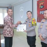 Polres Sumbawa Barat Raih Penghargaan Pelayanan Publik Terbaik 2024 dari Ombudsman NTB