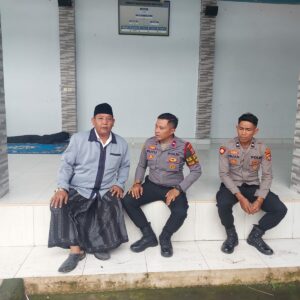 Polres Loteng Tampung Informasi Dan Keluhan Masyarakat Saat Patroli Dialogis.