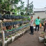 Polres Tinjau Pekarangan Lahan Bergizi Milik Warga di Pringgarata.