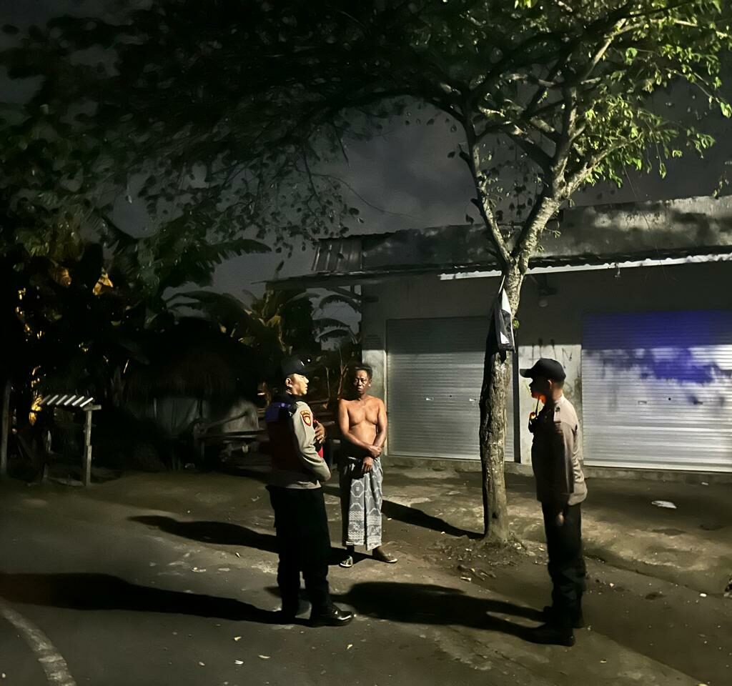 Kapolsek Turun Langsung, Patroli Malam di Kuripan: Wujud Komitmen Jaga Keamanan Warga