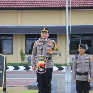 Kapolres Sumbawa Barat Pimpin Upacara Kenaikan Pangkat Personel Polri Periode 1 Januari 2025