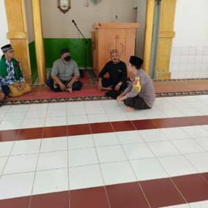 Safari Kamtibmas Anggota Bhabinkamtibmas Ajak Warga Binaan Jaga Kondusifitas Wilayah