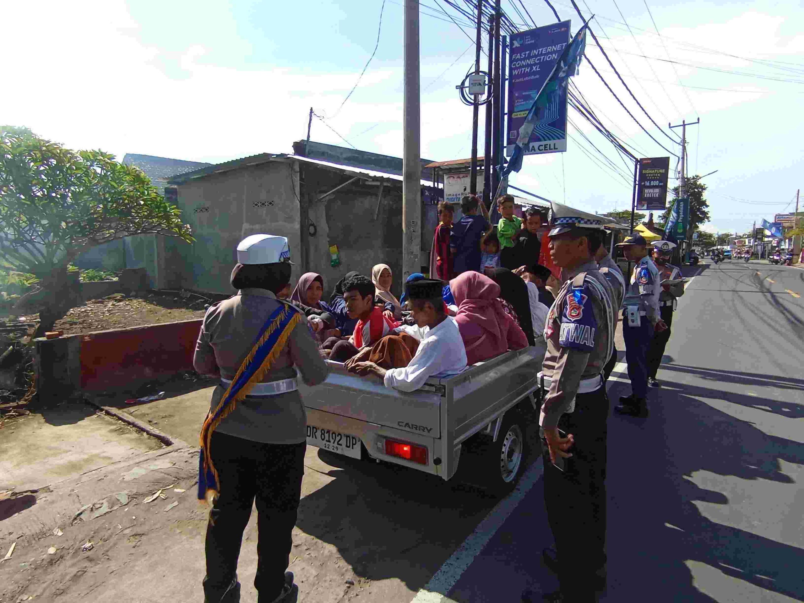 Polres Lombok Barat Gencar Tingkatkan Kesadaran Lalu Lintas Lewat Operasi Rinjani 2025