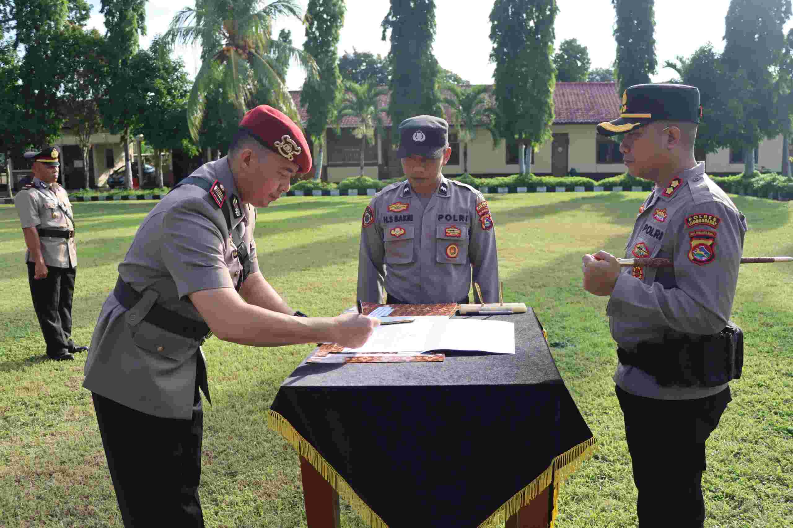 Tingkatkan Pelayanan, Polres Lombok Barat Gelar Sertijab Pejabat