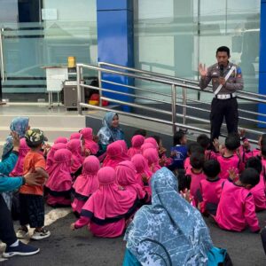 Polisi Sahabat Anak: Edukasi Lalu Lintas Usia Dini di Lombok Barat