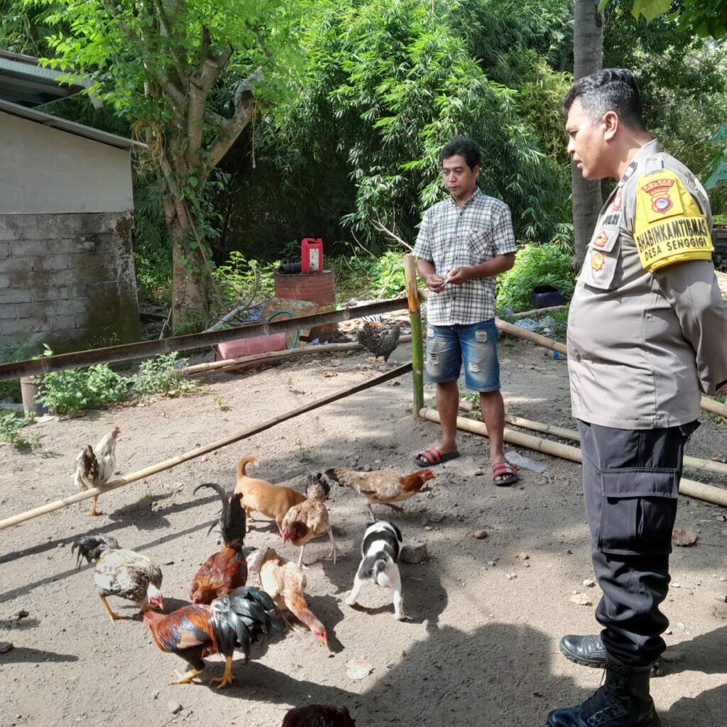 Bhabinkamtibmas Senggigi Aktif Sosialisasi Ketahanan Pangan ke Warga