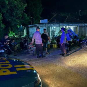 Polisi Jaga Sahur di Pelabuhan Lembar, Warga Lebih Tenang