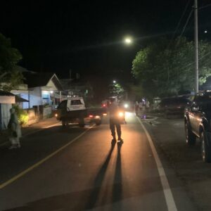 Pengamanan Tarawih di Lembar: Jamaah Nyaman, Lalu Lintas Lancar