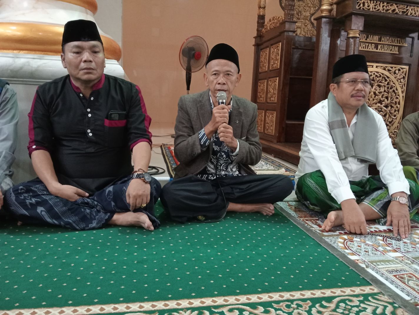 Bupati Lombok Barat Dengarkan Aspirasi Warga dalam Safari Subuh