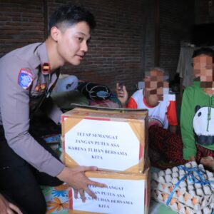 Jelang Ramadhan, Sat Lantas Polres Sumbawa Barat Terus Lakukan Cooling System Beri Bantuan ke Masyarakat