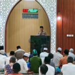 Laksanakan Tarawih Berjamaah, Kapolsek Sekongkang Sampaikan Pesan-pesan Kamtibmas kepada Masyarakat