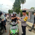 Tebar Kebaikan di Ramadhan Penuh Magfirah, Kapolres Bima Kota Bersama Bhayangkari Berbagi Takjil