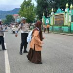 Personel Polsek Rasanae Barat Laksanakan Rawan Pagi di Depan MTSN 1 Kota Bima