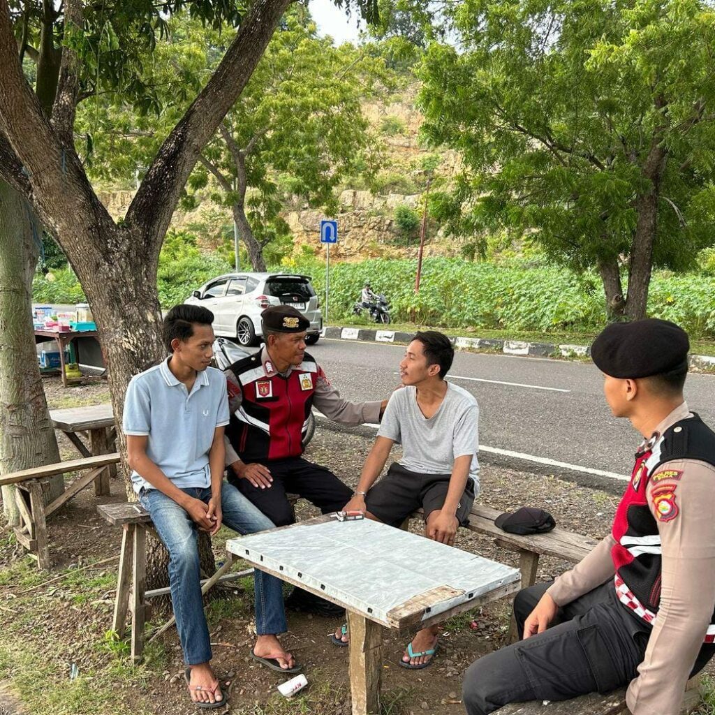 Sat Samapta Patroli Cipkon Cegah Balap Liar dan  Guankamtibmas Lainnya Saat Ngabuburit