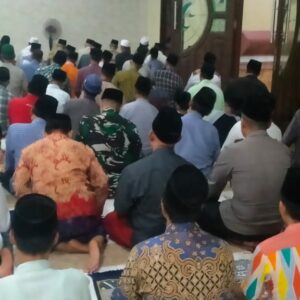 Kapolsek Kediri Tarawih Keliling: Wujud Nyata Polri Dekat dengan Masyarakat