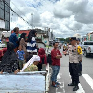 Polres Loteng Imbau Masyarakat Tidak Gunakan Mobil Bak Terbuka Saat Libur Lebaran.