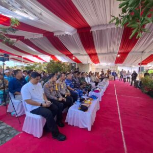 Kapolres Loteng Hadiri Panen Raya Padi Serentak 14 Provinsi di Pujut. 