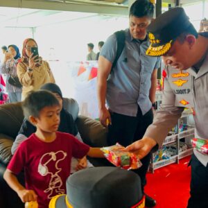Tinjau Rest Area KM 456, Kapolri Instruksikan Jajaran Maksimal Beri Pelayanan dan Atur Lalin Arus Balik