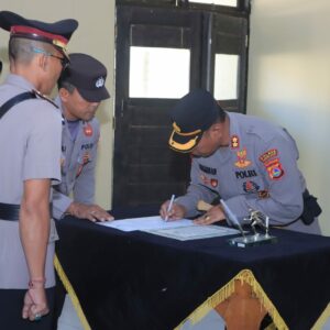Kapolres Sumbawa Barat, AKBP Zulkarnain, S.I.K., Pimpin Upacara Serah Terima Jabatan Wakapolres