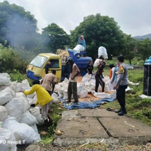 Polsek Hu’u Lakukan Pemantauan Panen Jagung sebagai Bagian dari Program Ketahanan Pangan Nasional