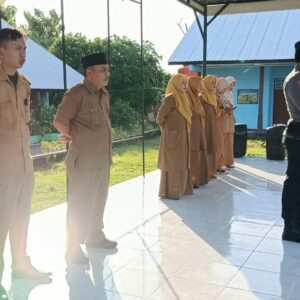 Jadi Pembina Upacara,Personel Polsek Labuhan Badas Tekankan Disiplin & Hindari Kenakalan Remaja