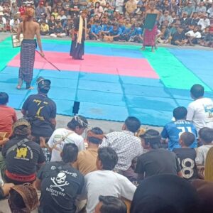 Peresean Meriahkan HUT Lombok Barat ke-67, Penonton Membludak