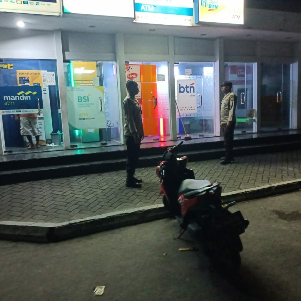 Lombok Barat Waspada! Patroli KRYD Polsek Batulayar Gencarkan Pengawasan ATM dan Kawasan Rawan