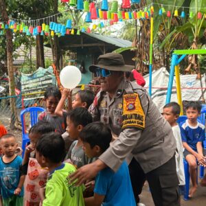 Sinergi Polri dan Warga Dukung Taman Bermain Ramah Anak di Lombok Barat