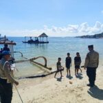 Patroli Polisi Amankan Pantai Elak-Elak Lombok Barat
