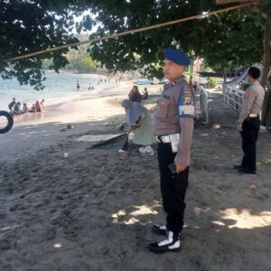 Polsek Batulayar Intensifkan Patroli Jaga Keamanan Pantai Senggigi