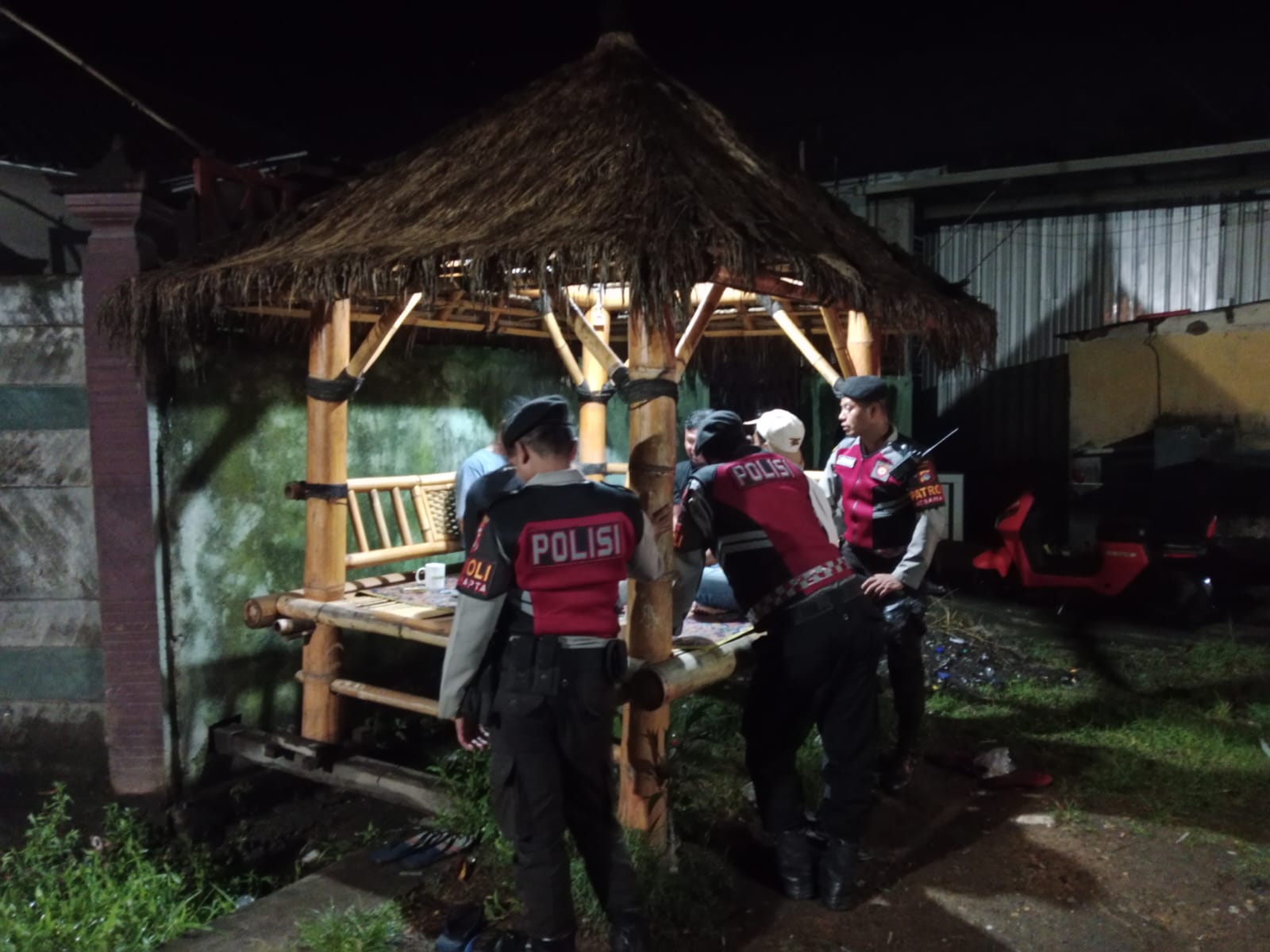 Patroli Preventif Polres Lombok Barat Tingkatkan Kamtibmas melalui Dialogis dan KEMOS 110