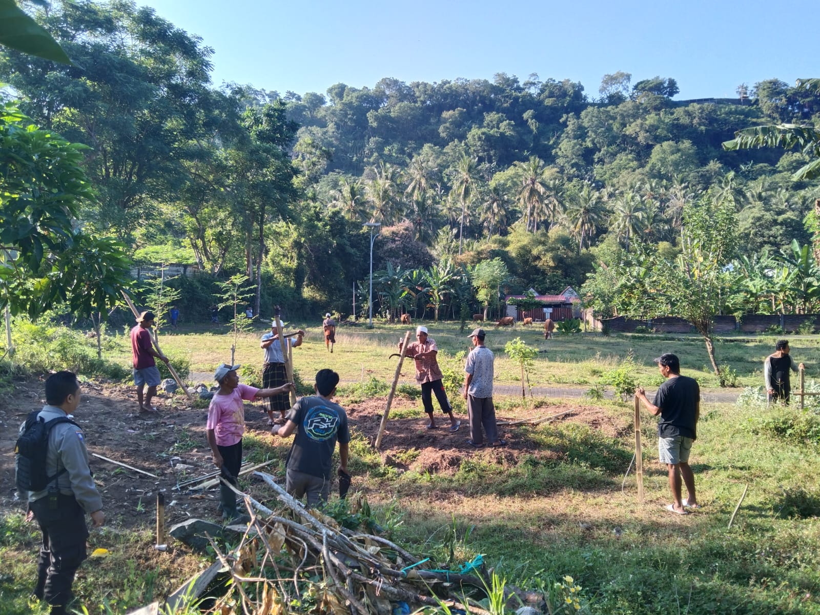 Peran Aktif Polsek Batulayar dalam Program Ketahanan Pangan Masyarakat