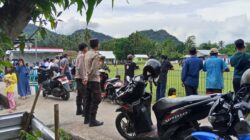Personel Polsek Brang Rea Berikan Pengamanan pada Open Turnamen Sepak Bola Legend Cup U-42 X-Raider Bree di Desa Sapugara Bree