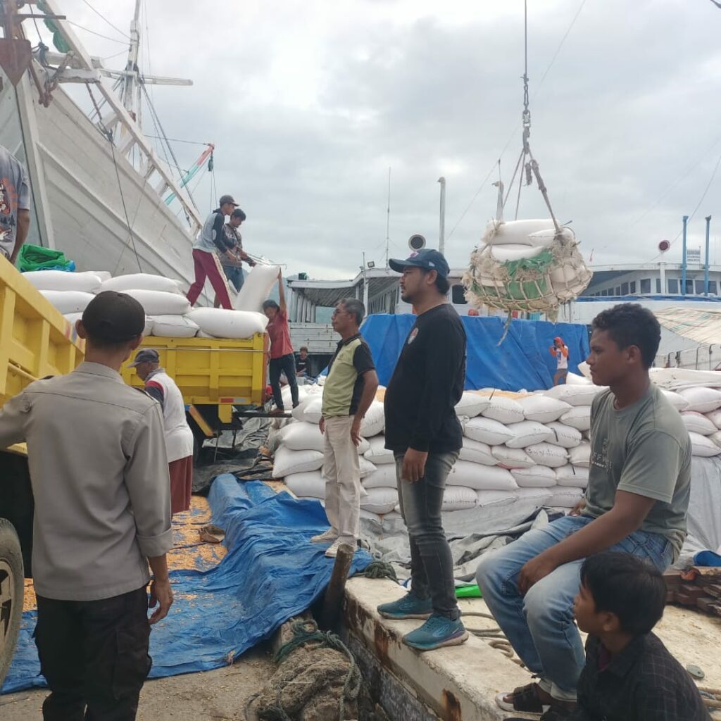 Polsek Kawasan Pelabuhan Laut Bima Laksanakan Patroli Rutin di Areal Dermaga