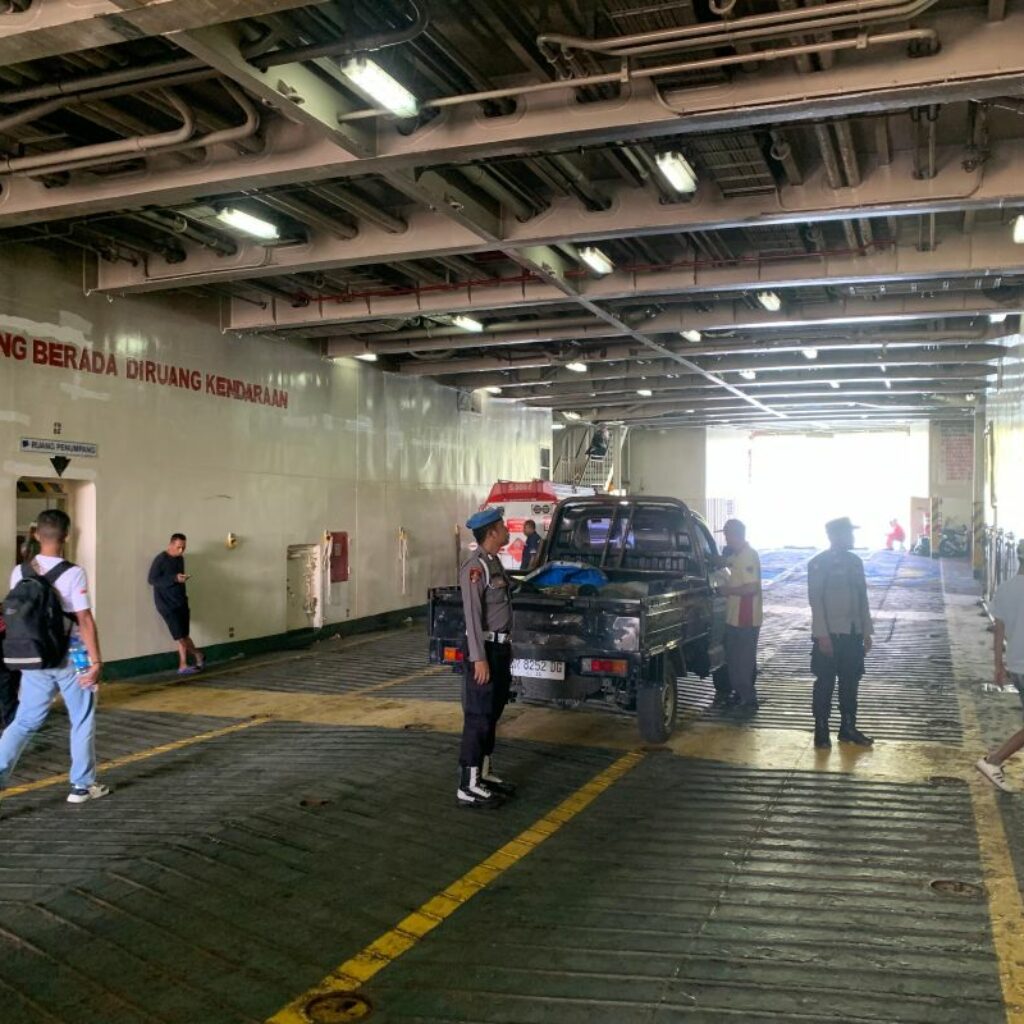 Sinergi Pengamanan Pelabuhan Lembar Hadapi Lonjakan Penumpang