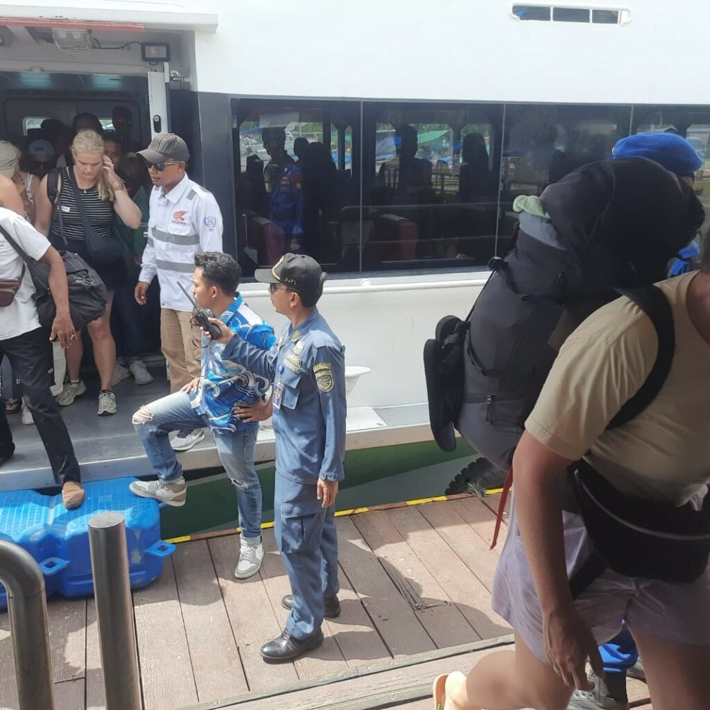 Polairud dan Dishub Laut Kawal Keamanan Pelabuhan Senggigi, NTB