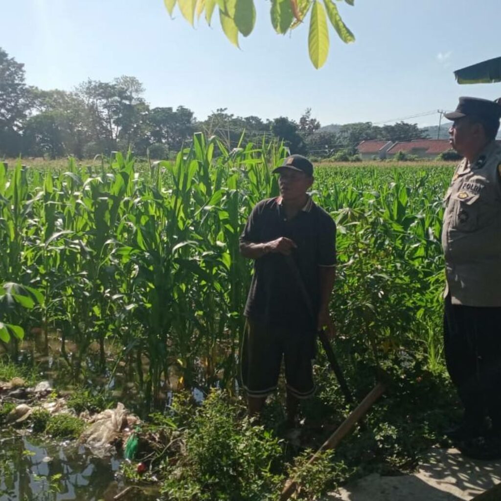 Bhabinkamtibmas Gerung Selatan Perkuat Ketahanan Pangan dan Kamtibmas Melalui Silaturahmi