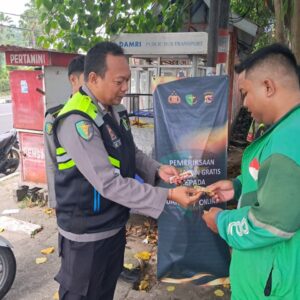 Polres Lombok Barat Gelar Pemeriksaan Kesehatan Gratis untuk Pengemudi Ojol