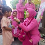 Ketua Bhayangkari Cabang Lombok Utara Serukan Pola Makan Sehat dalam Upaya Tekan Stunting di Desa Sambik Bangkol
